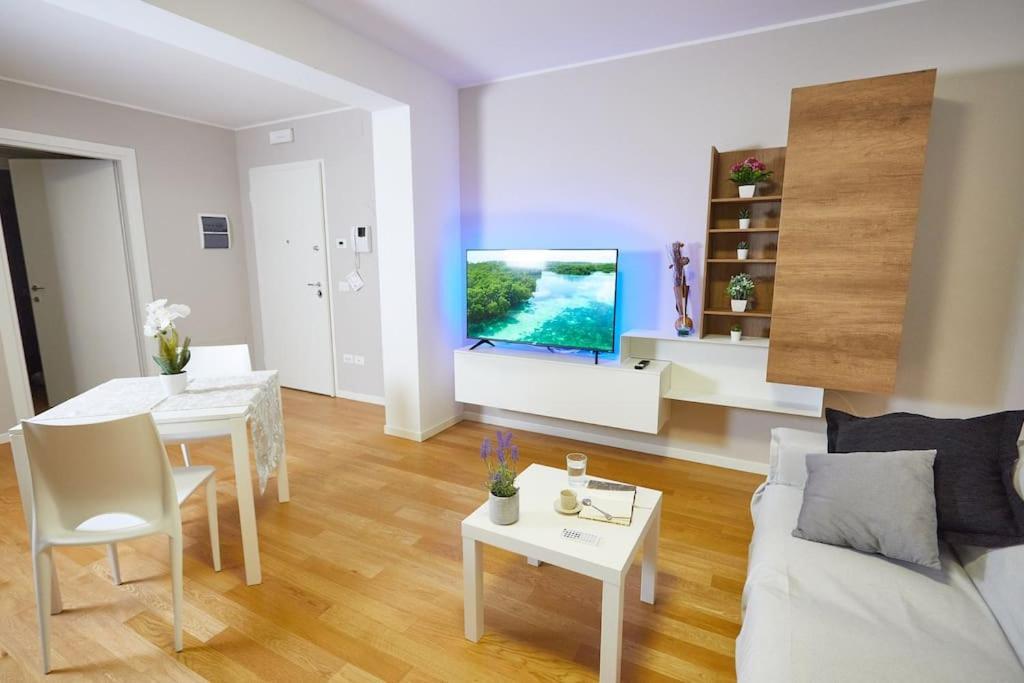 Center Aviano Comfort Suite Free Parking Wifi ภายนอก รูปภาพ